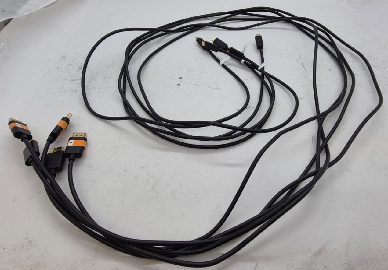 Lot of 5 Cable Matters USB-C to DisplayPort Cables – Black