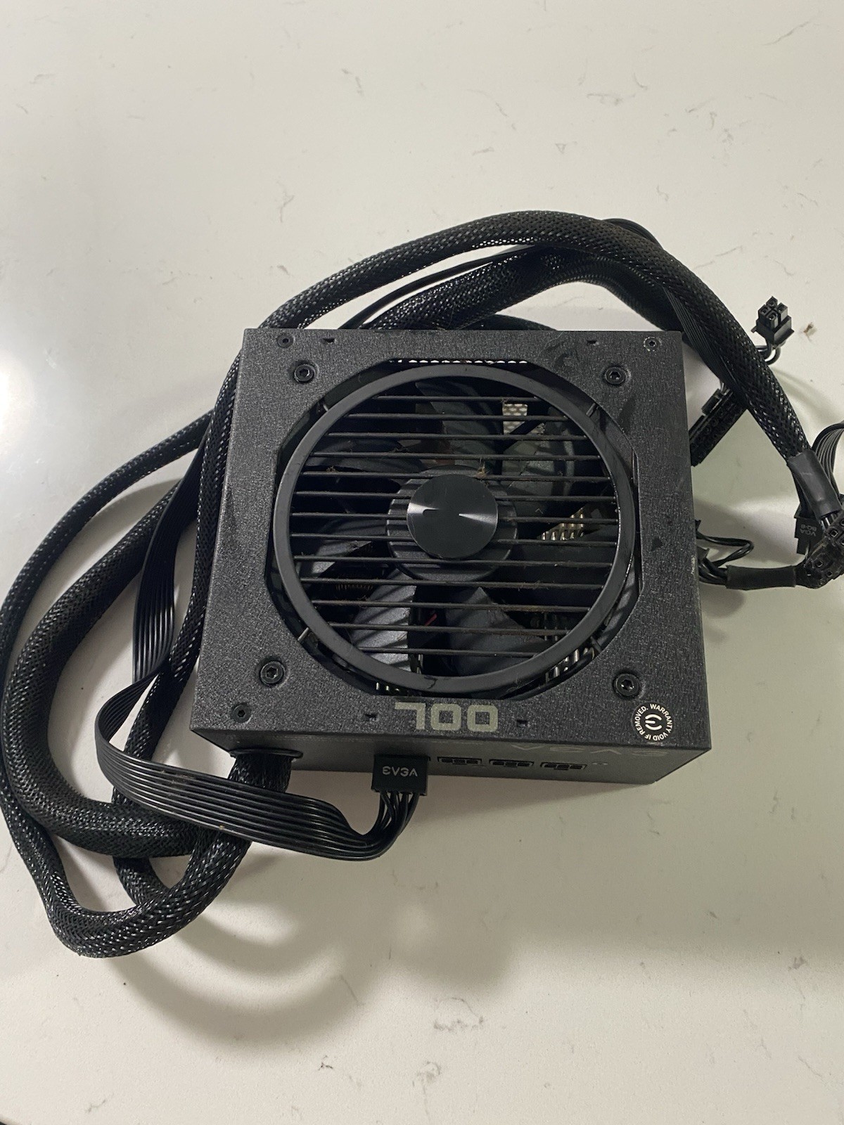 EVGA 700 BQ 80+ Bronze 700W Semi Modular Power Supply 110-BQ-0700-V1 - READ