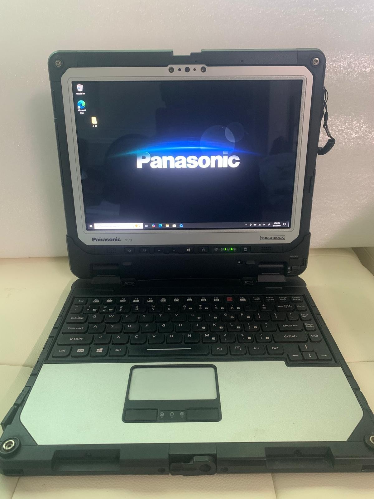 Panasonic ToughBook CF-33 i5-7300U 2.6Ghz 512GB SSD 16GB  LTE Win 10 PRO