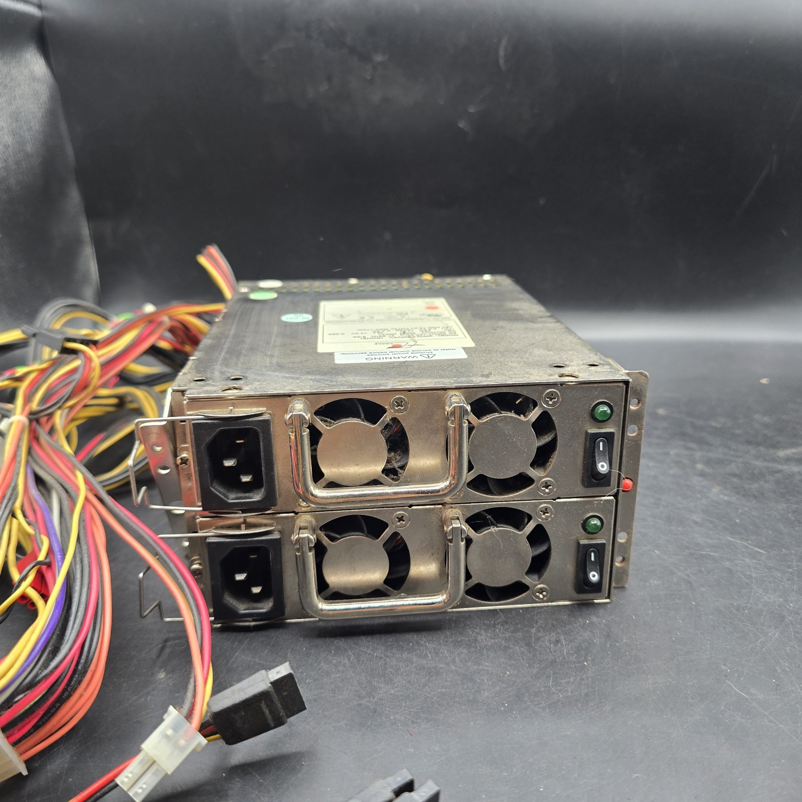 Emacs Zippy R2W-5600P3V 600W 2U Server Power Supply 