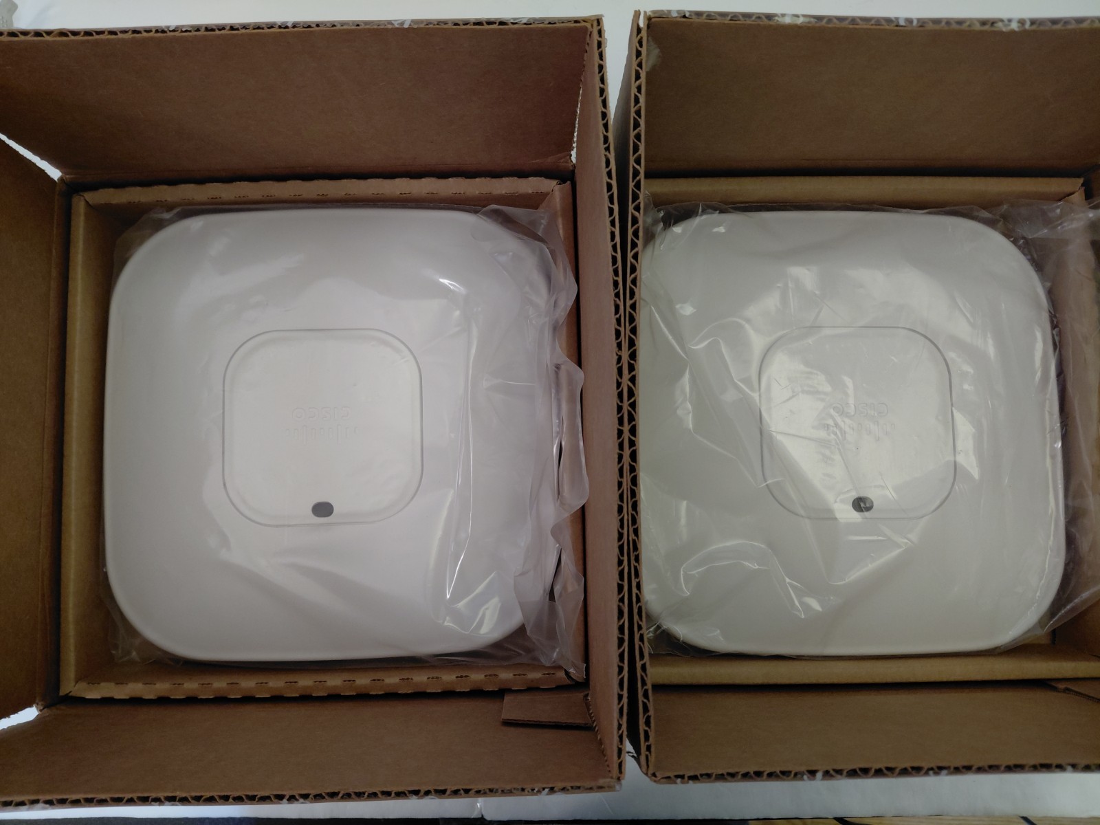 Lot of 2 Cisco AIR-CAP3602I-A-K9  Wireless Access Point w/ Mounts - NEW