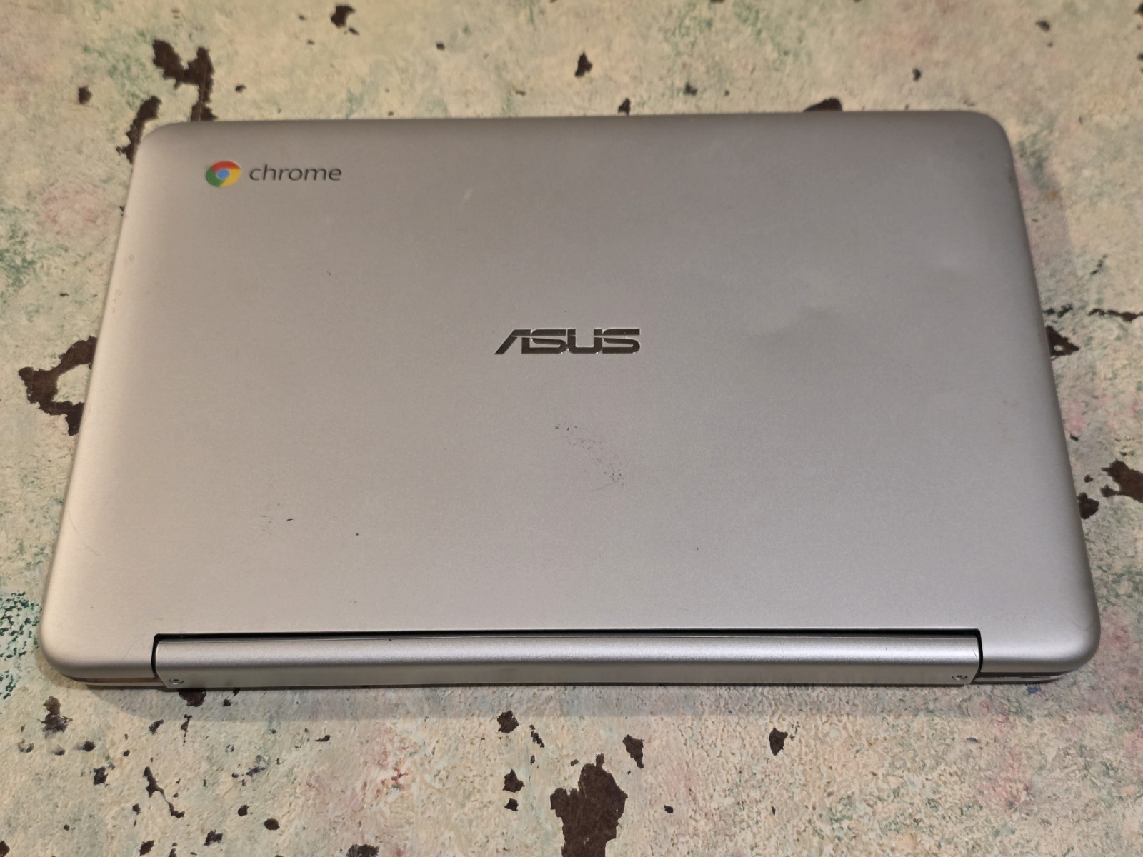 Asus C100P Flip 10" Chromebook 1.8GHz 16GB 4GB - No Charger Untested