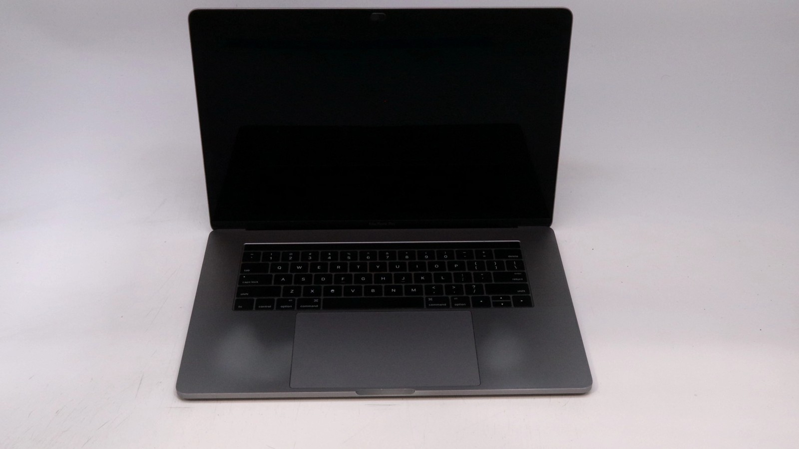 Apple Macbook Pro 15" i7-6820HQ 16GB 512GB BATTERY ISSUE