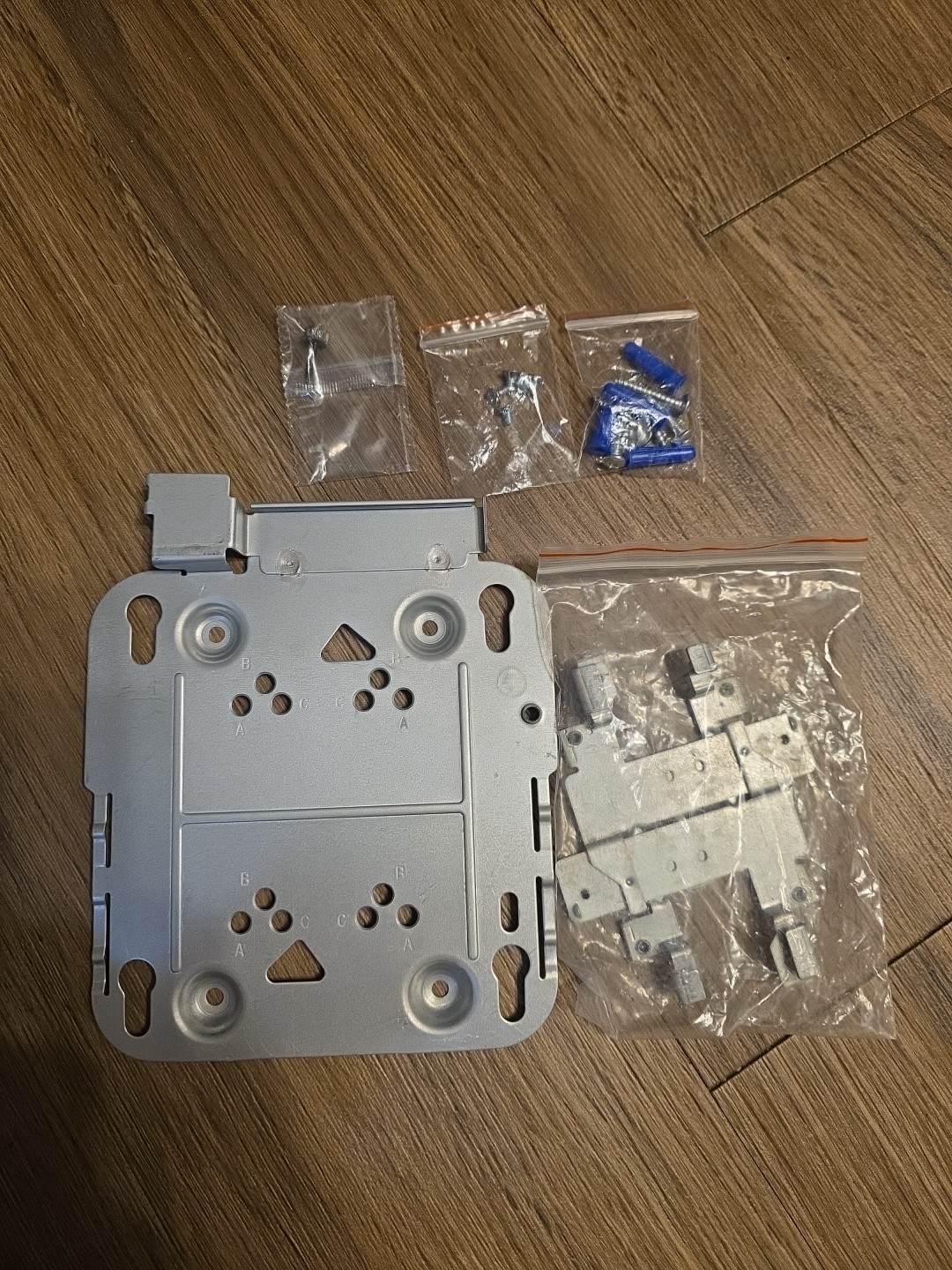 2x NEW CISCO Air-Cap3702e-B-K9  69-2160-03 700-26425-04 Bracket Mount, FREESHIP