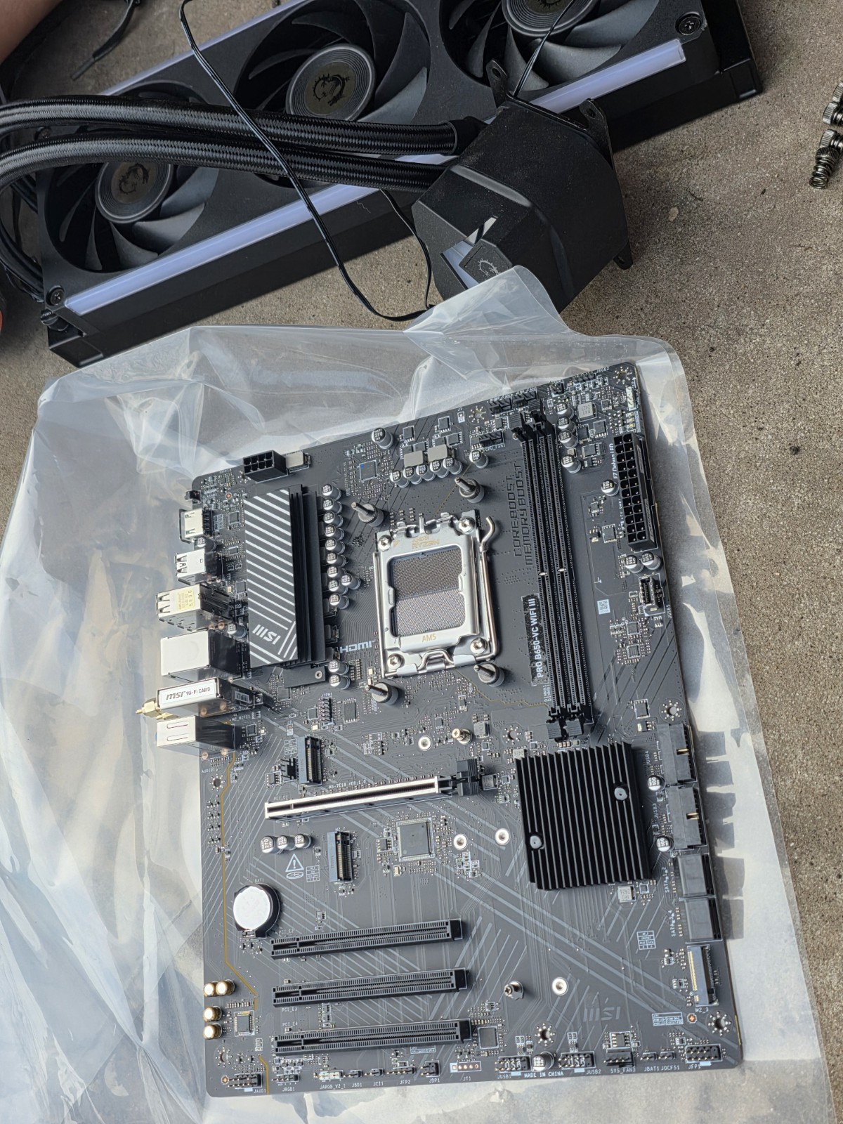 MSI PRO B650-VC WIFI  Desktop ATX Motherboard AMD B650 Chipset DDR5 Tested
