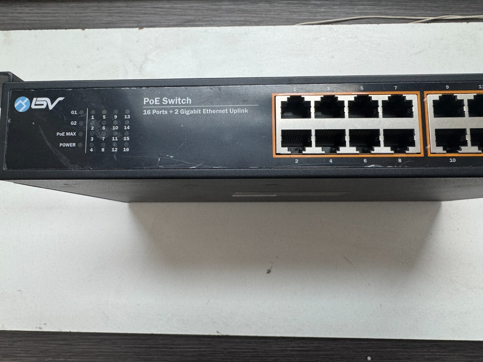BV 16-Port 100 Mbps PeE with 2-Port Gigabit Uplink Switch(135) - POE-SW1602-E