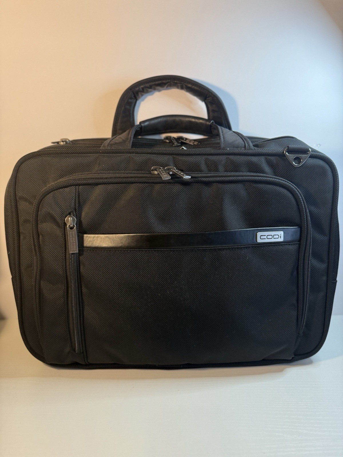 NWT CODI carrying Case/ Laptop-tablet Compartments. 15.6” Briefcase Carry Strap