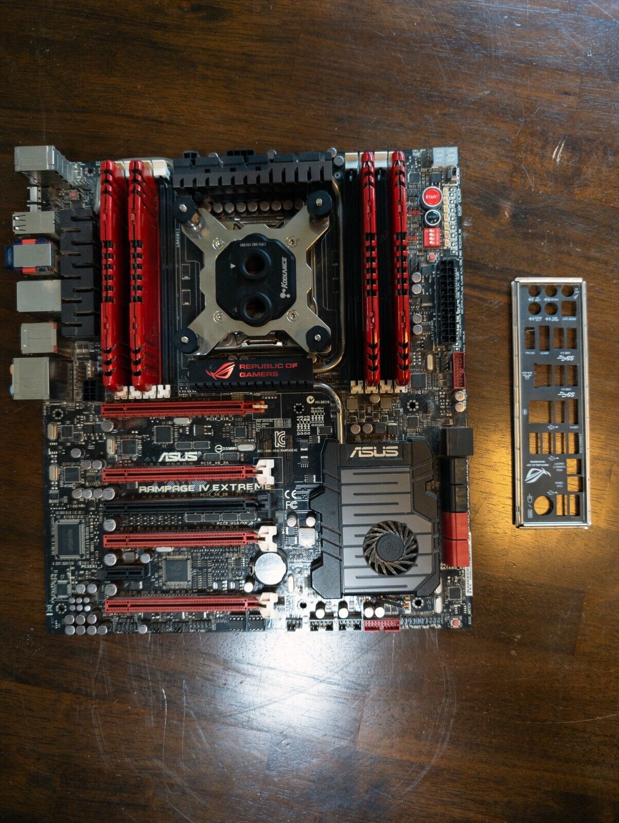 Asus Rampage IV Extreme X79 LGA2011 Motherboard + i7-3820 CPU + 16gb G.Skill