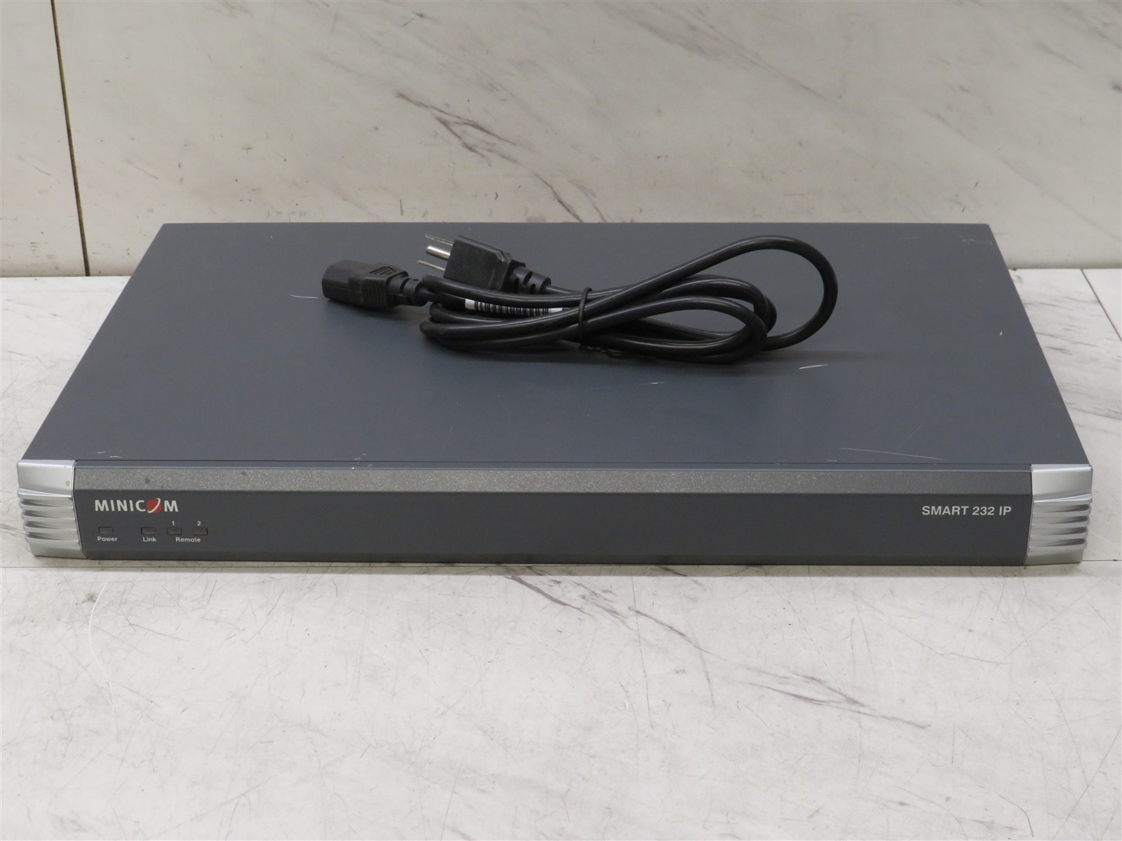 Minicom Smart 232 IP 1SU70037/R 32-Port Cat5 KVM over IP Switch w/ PSU