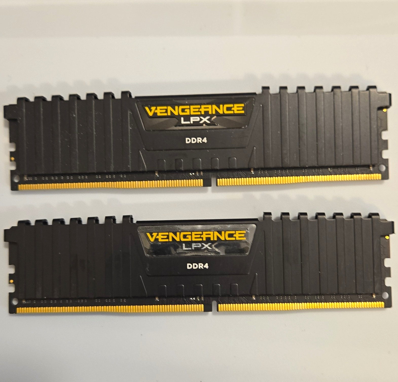 Corsair Vengeance LPX 16GB (2x8GB) DDR4-2133 DIMM Unbuffered