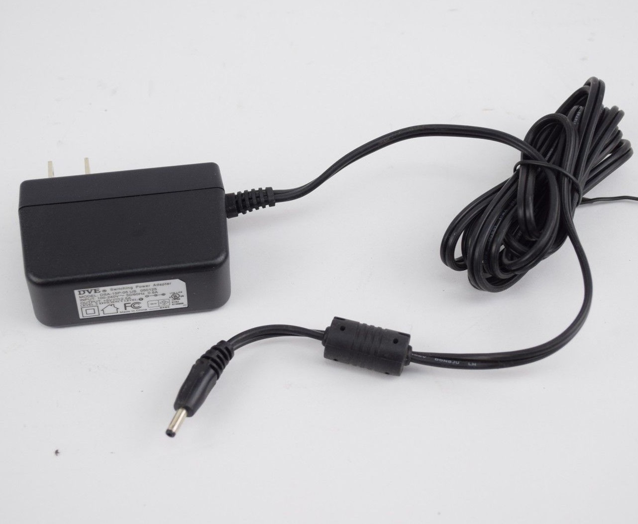 DVE DSA-15P-05 Switching Power Supply 5V 2.5A