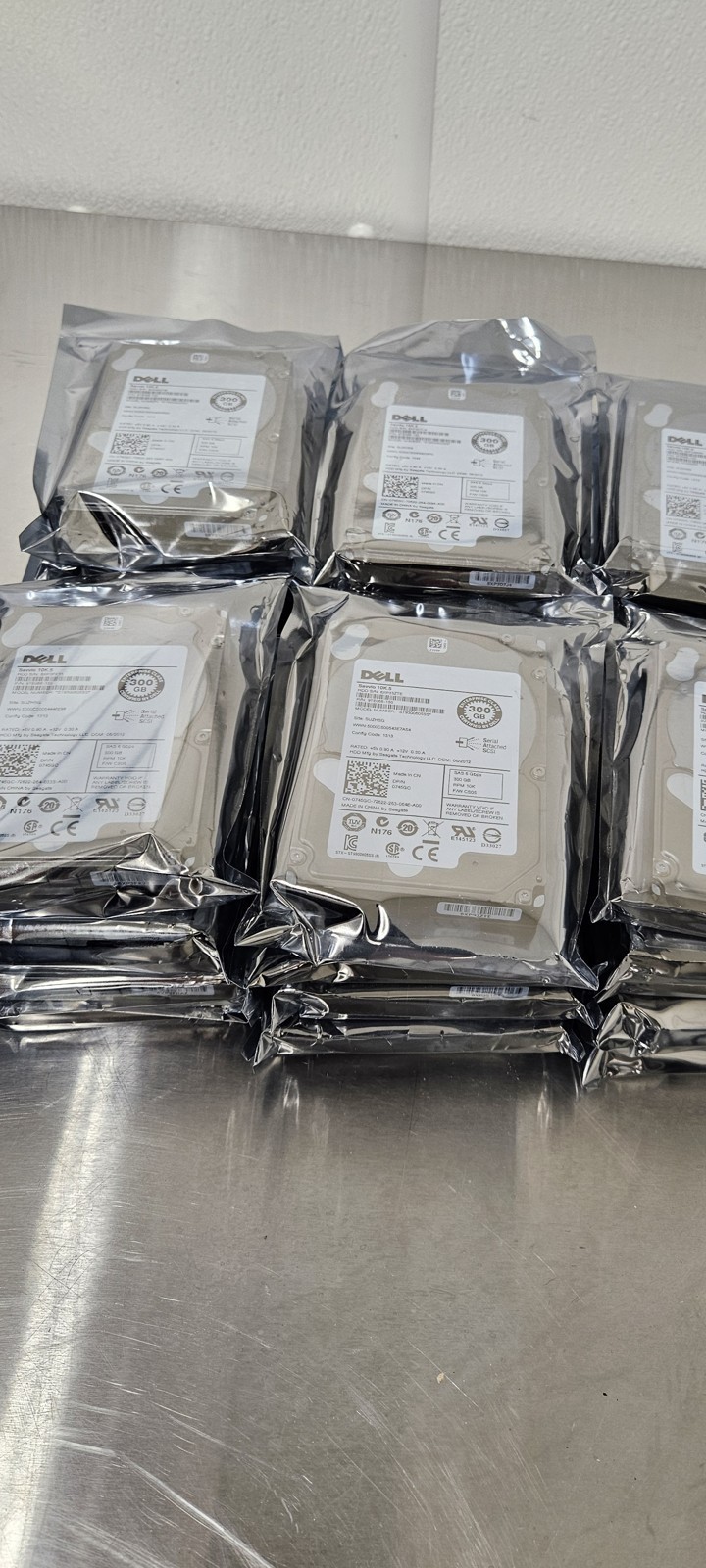 Lot of 30 Dell Savvio 10K.5 ST9300605SS 300GB 10K SAS 2.5in HDD AS-IS Untested