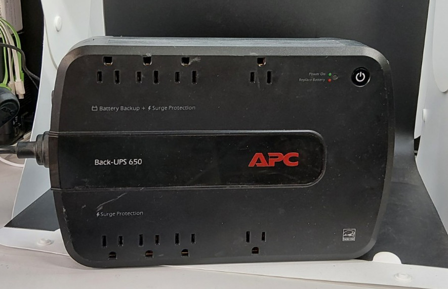 APC Back-UPS 650 BE650G1 650VA 390W UPS Battery Backup -NO Battery 