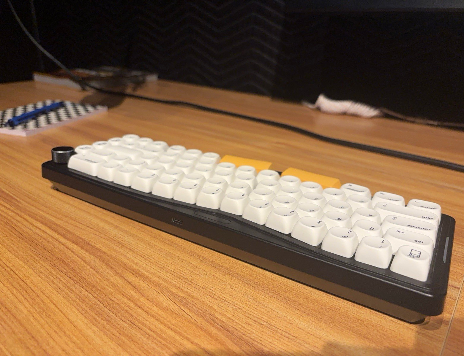 (Custom READ DESC) Custom Built Ajazz Aks068 Keyboard Akko silver Switches
