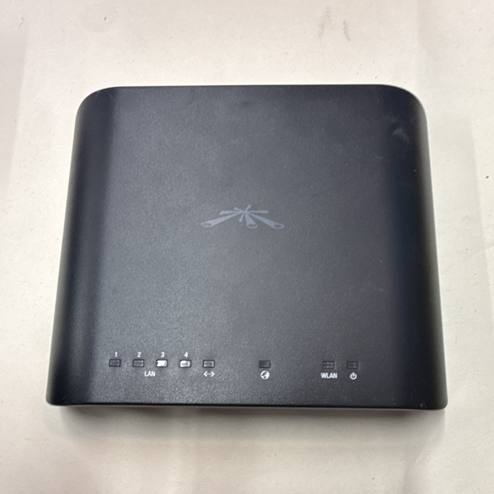 Ubiquiti Networks airRouter 802.11n 150 Mbps Wireless Router 4-Port Black