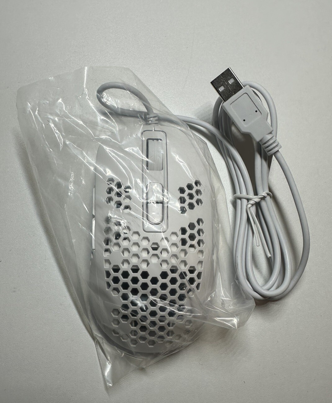 NEW Mamba Snake RGB LED Ultra - Lightweight Gaming Mouse 3200 DPI White 65G