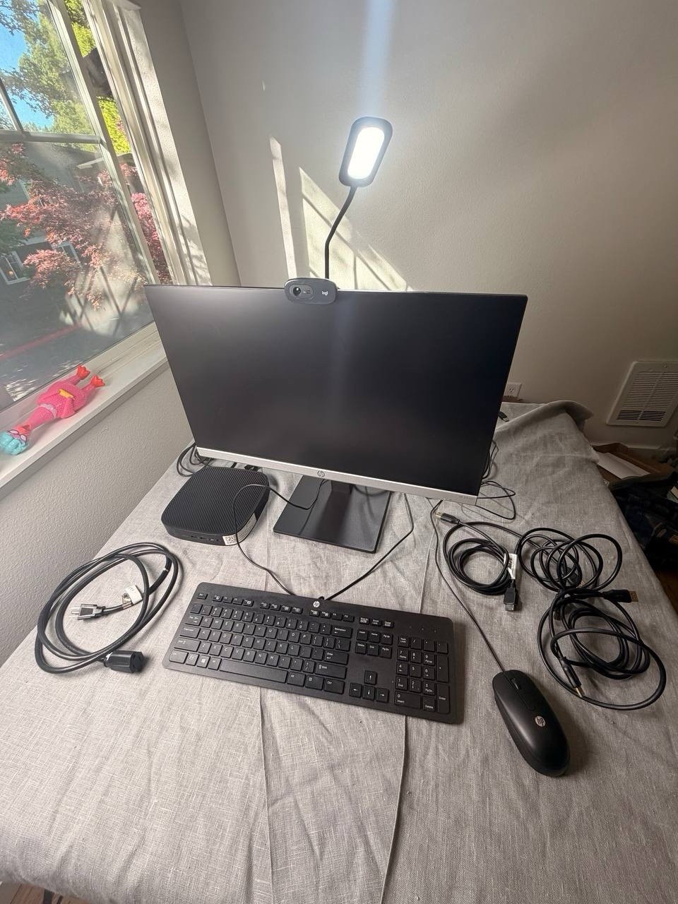 HP 24mh 23.8” FHD Monitor Bundle HP t640 Thin Client Keyboard Mouse Webcam