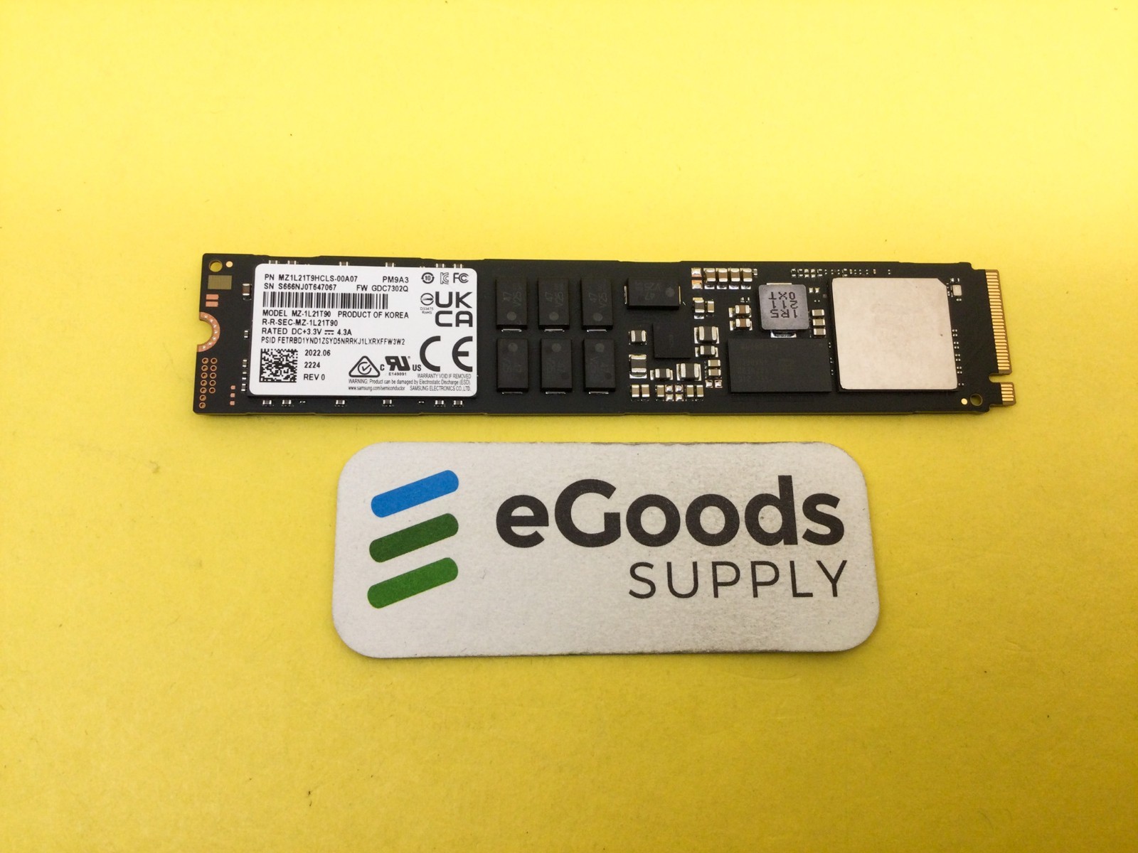 Samsung PM9A3 1.92TB NVMe PCIe 4.0x4 M.2 22110 SSD MZ-1L21T90 ***Grade B