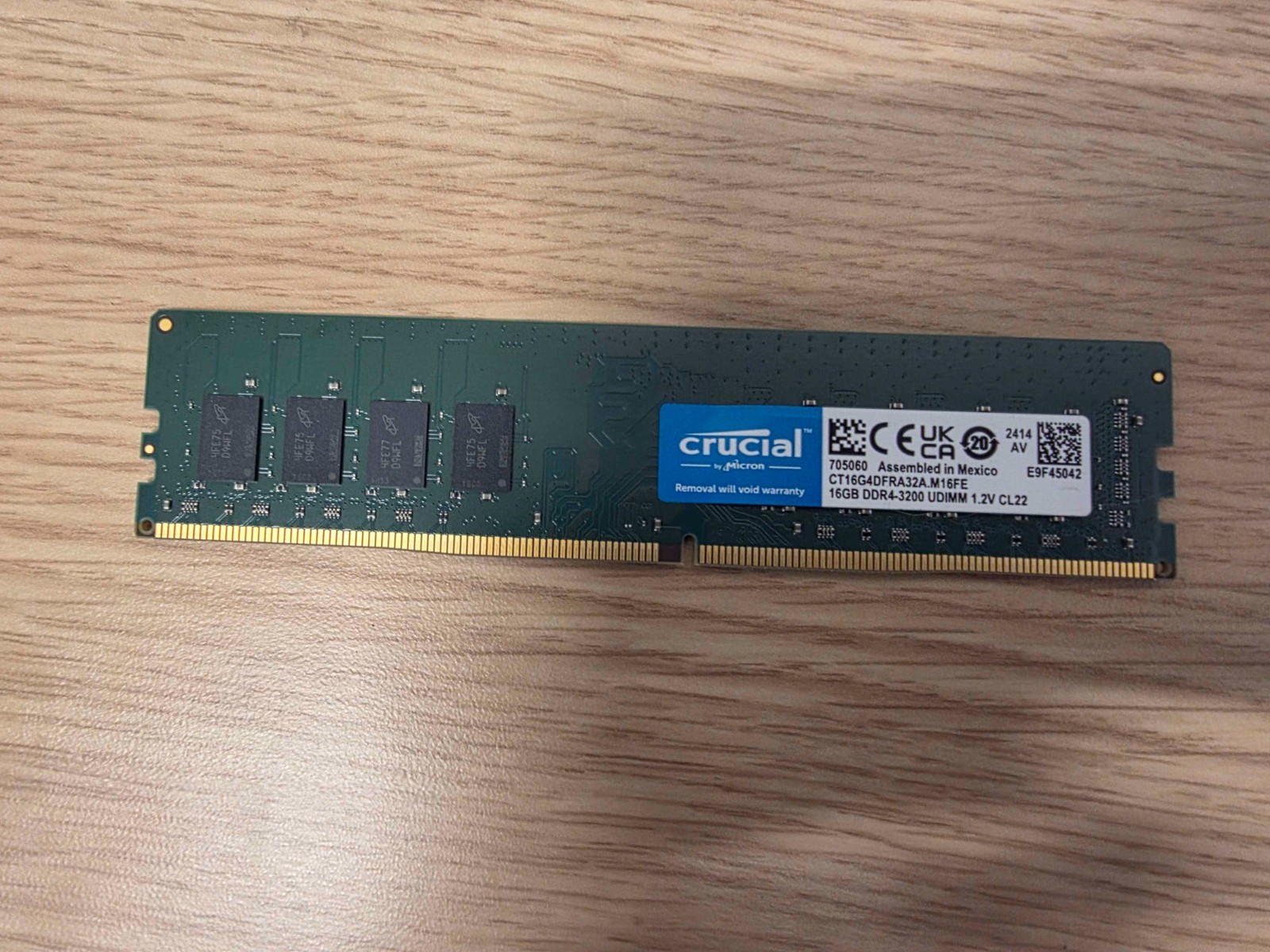 Crucial CT16G4DFD824A.M16FE DDR4 16GB (1x16GB) UDIMM Desktop Memory 2400MHz