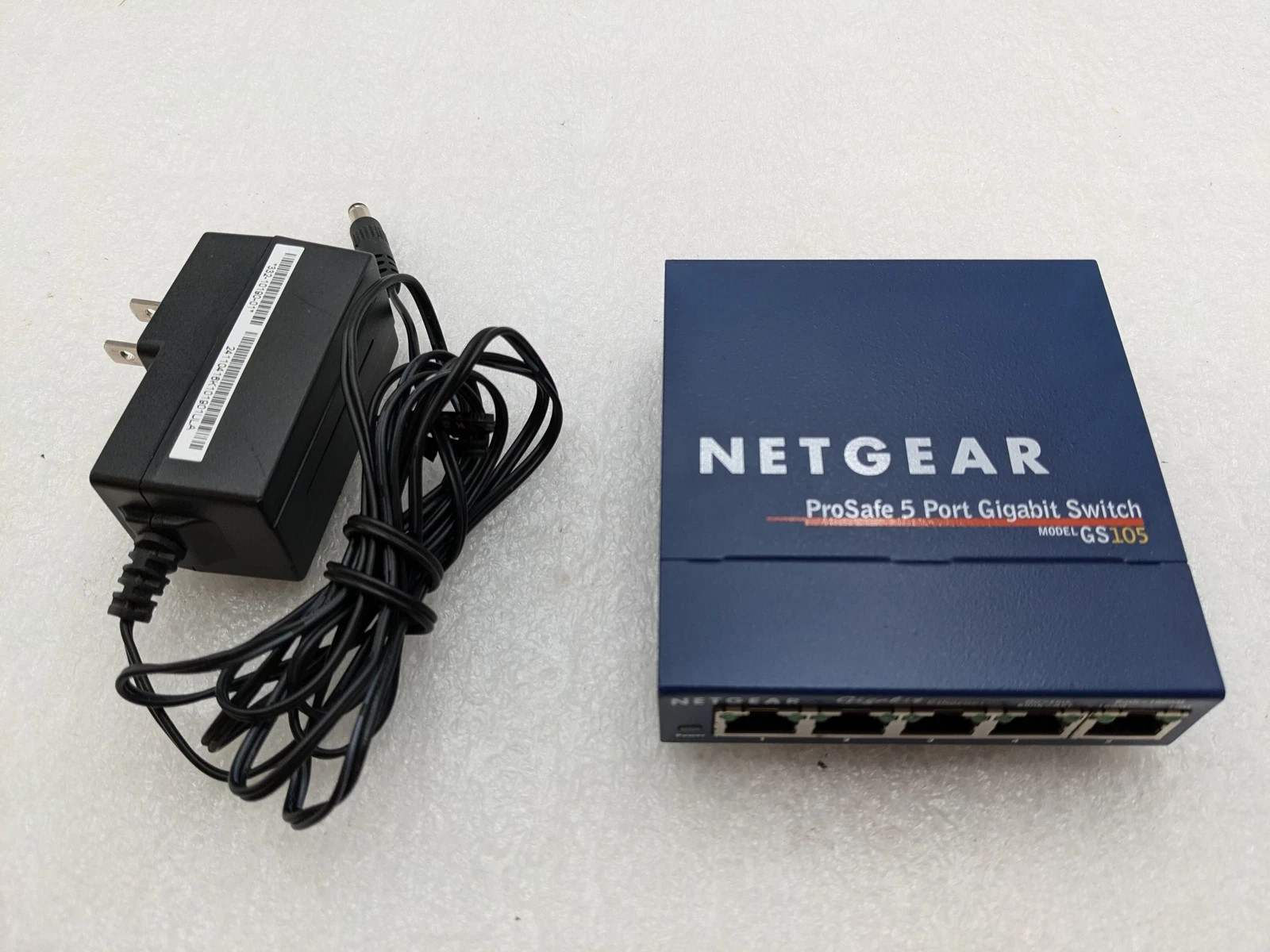 NETGEAR GS105 v3 ProSafe 5-Port Gigabit Ethernet Switch w/ AC Adapter Tested