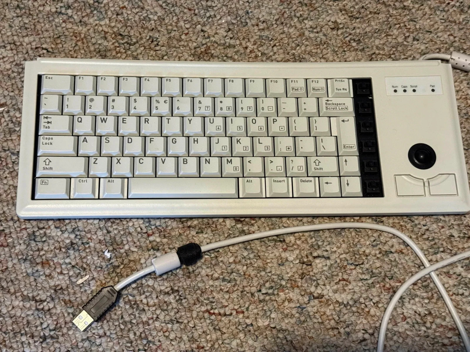 CHERRY G84-4420 G84-4420LUBEU-0 Keyboard (MISSING A FEW KEYCAPS)