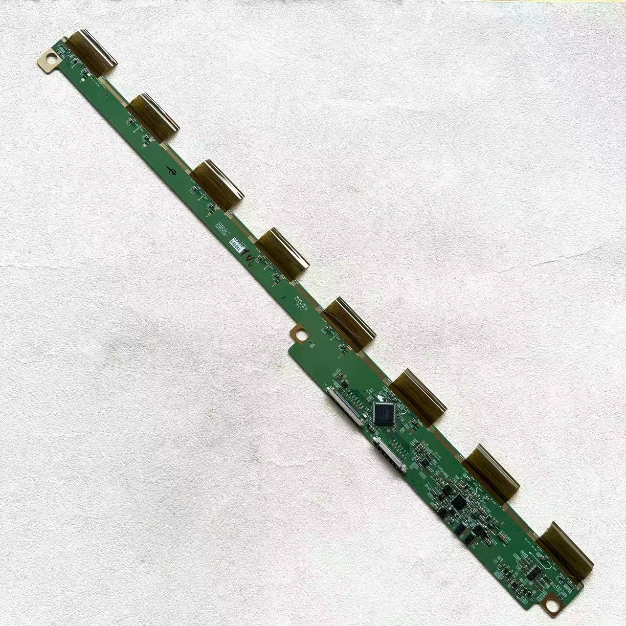 HP Z27n G2 Buffer board 6870S-3158A