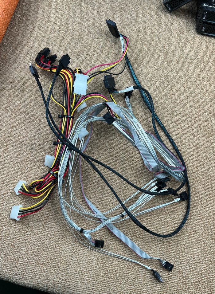Supermicro 4028GR‑TR Cable Kit CBL‑SAST‑0591 CBL‑SAST‑1011 SATA U.2 Server Cable