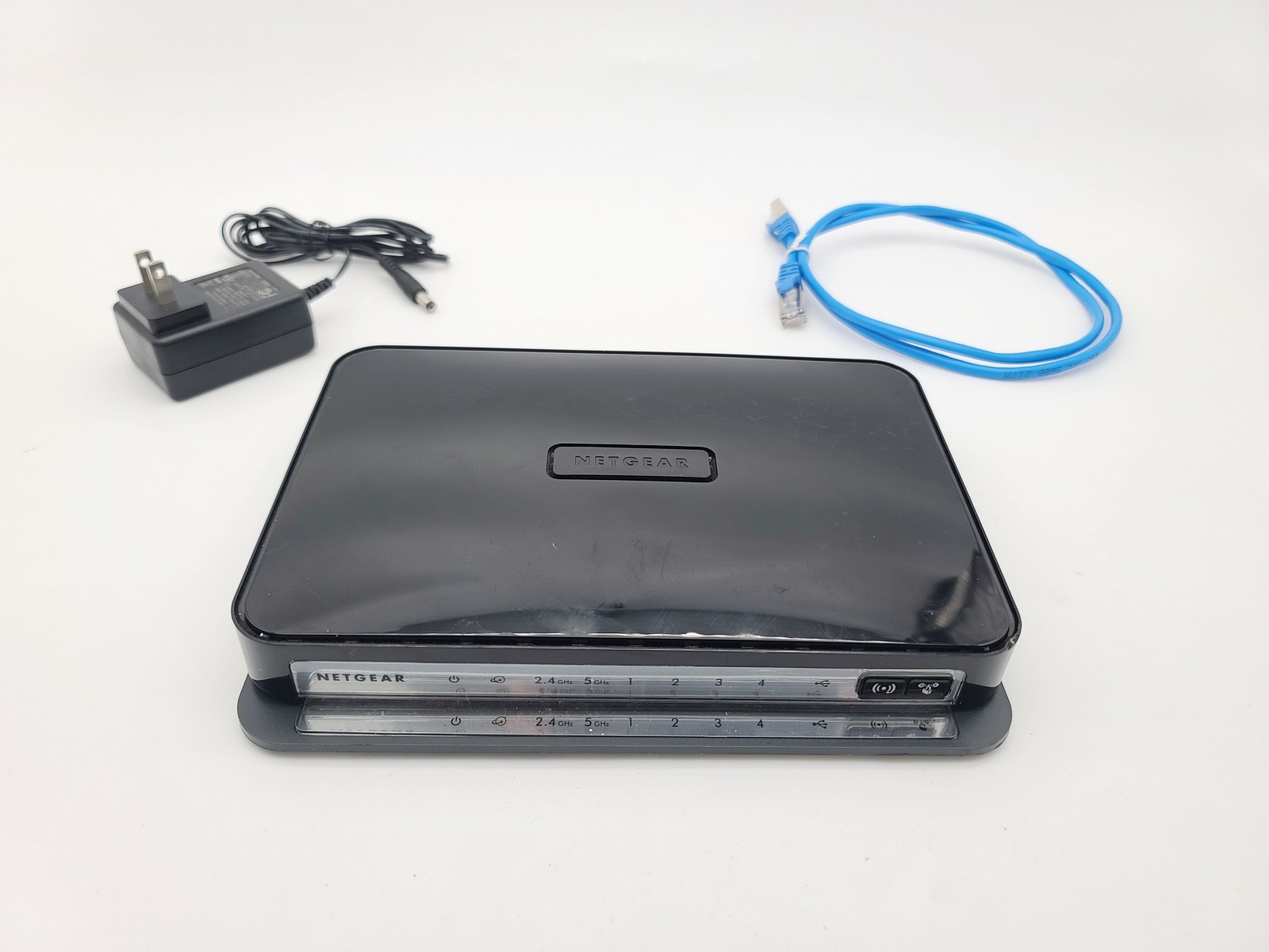 NETGEAR N750 WIFI 300+450MBPS DUAL BAND GIGABIT ROUTER WNDR4300 W BUNDLE