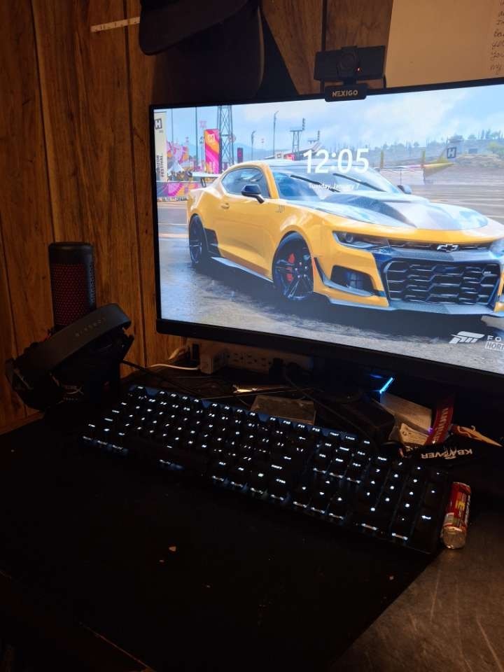 Full gaming pc setup, tower, monitor, keyboard/mouse, mic and headset included