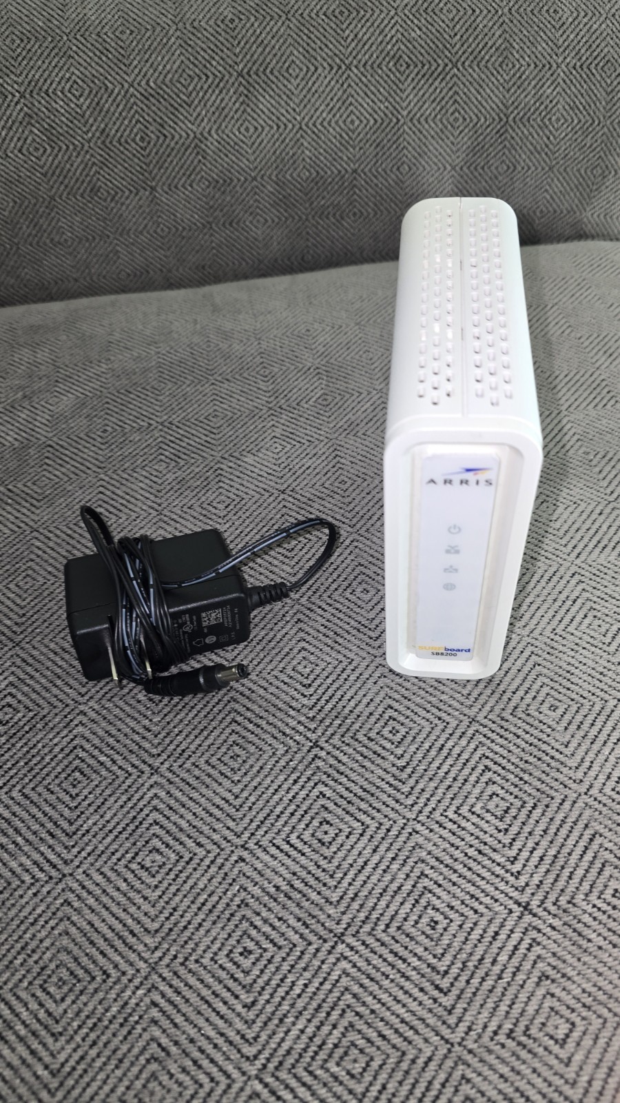 ARRIS SURFboard SB6141 Cable Modem - White