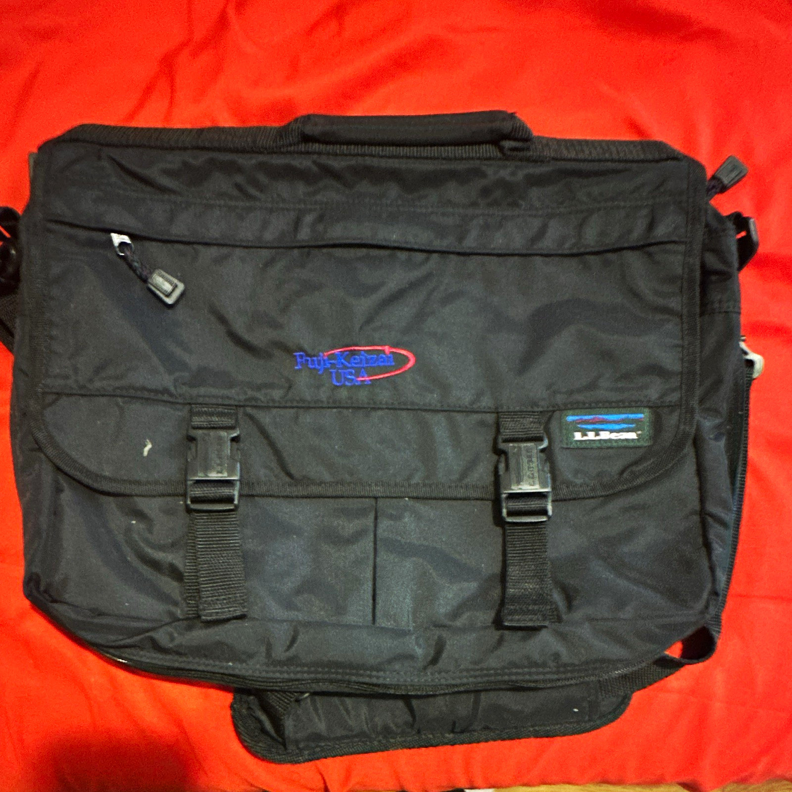 L.L.Bean Black Nylon Padded 15in Laptop Messenger Shoulder Bag w/ Strap