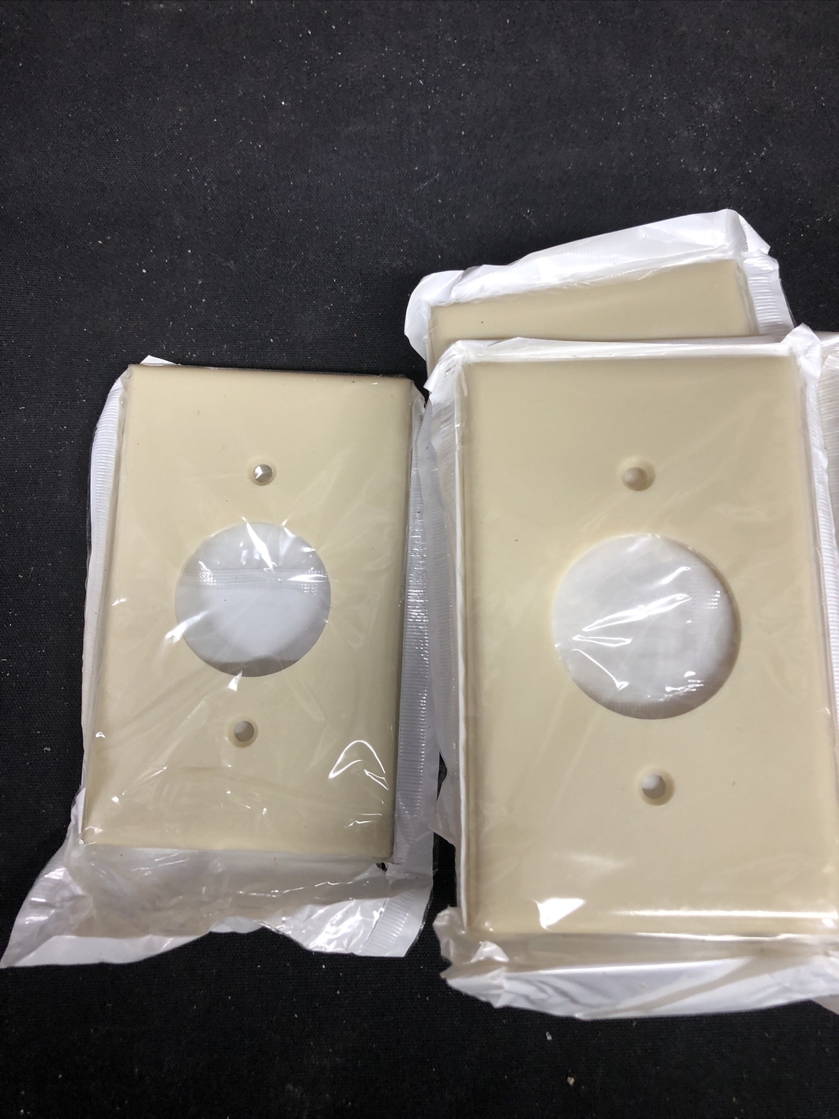 7-Leviton Ivory 1.406" Receptacle 1G Wallplate Single Outlet Plastic Cover 86004