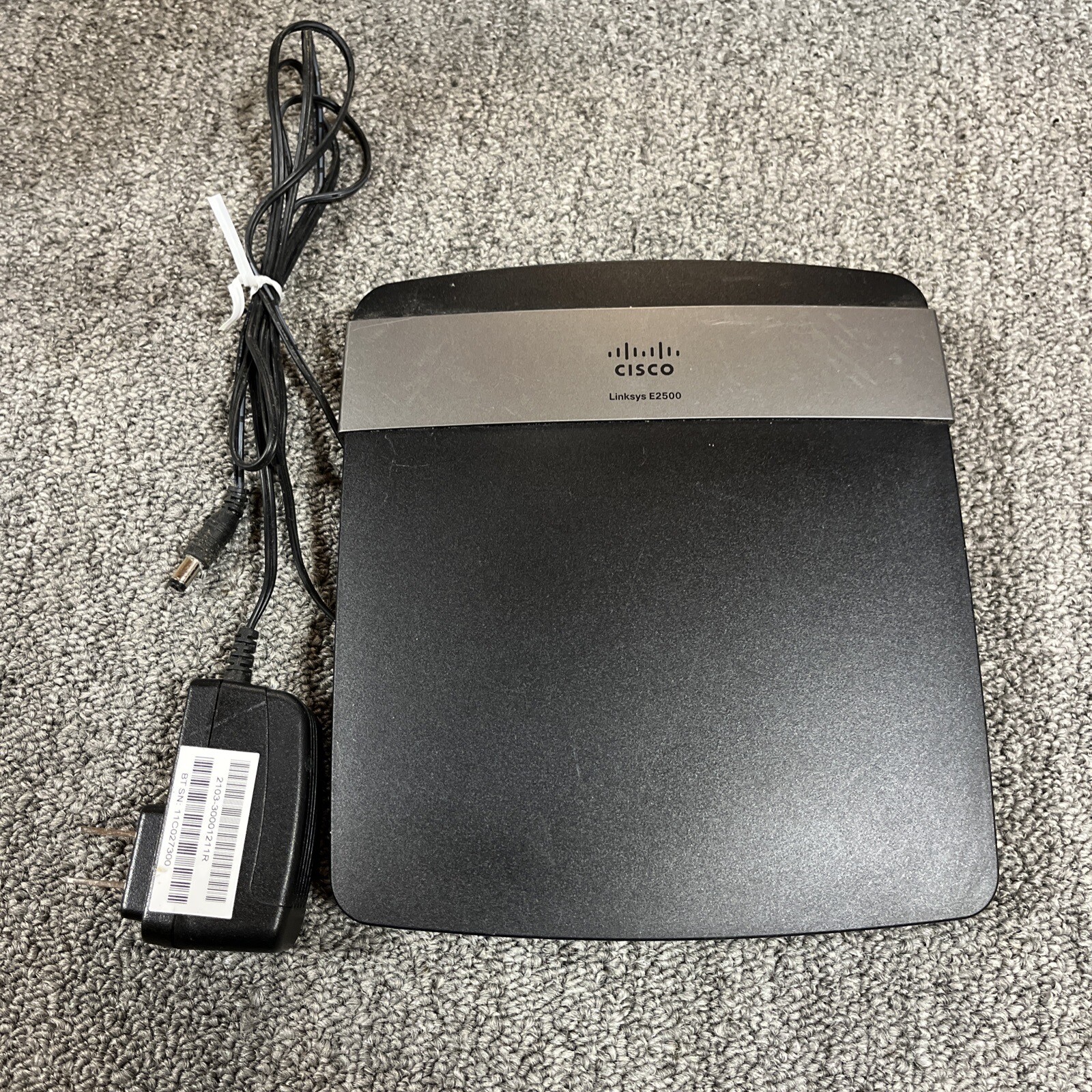 CISCO LINKSYS E2500 Dual-Band 300Mbps 4 Port Wireless N Router