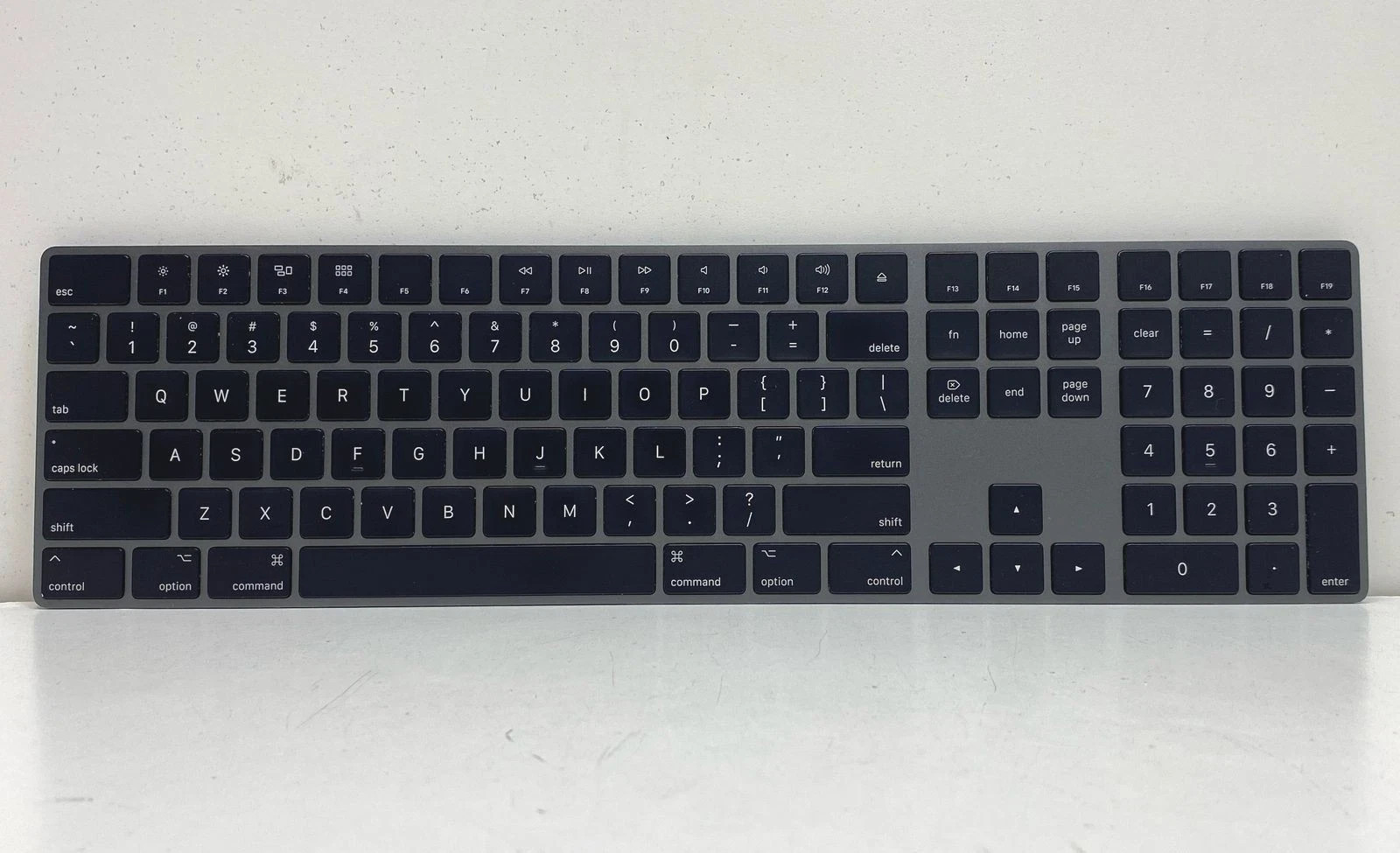 Apple A1843 Wireless Bluetooth Magic Keyboard With Numeric Keypad BLACK