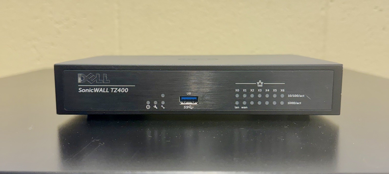 SonicWALL TZ400 Network Security Firewall APL28-0B4 w/ AC Adapter