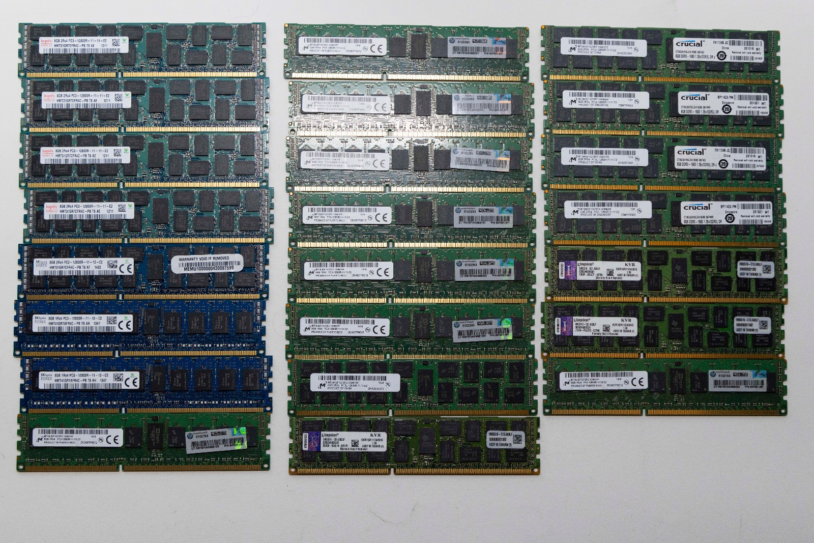 Mixed lot of 23 8GB (184GB) DDR3-1600 PC3-12800R ECC Server RAM Major Brands