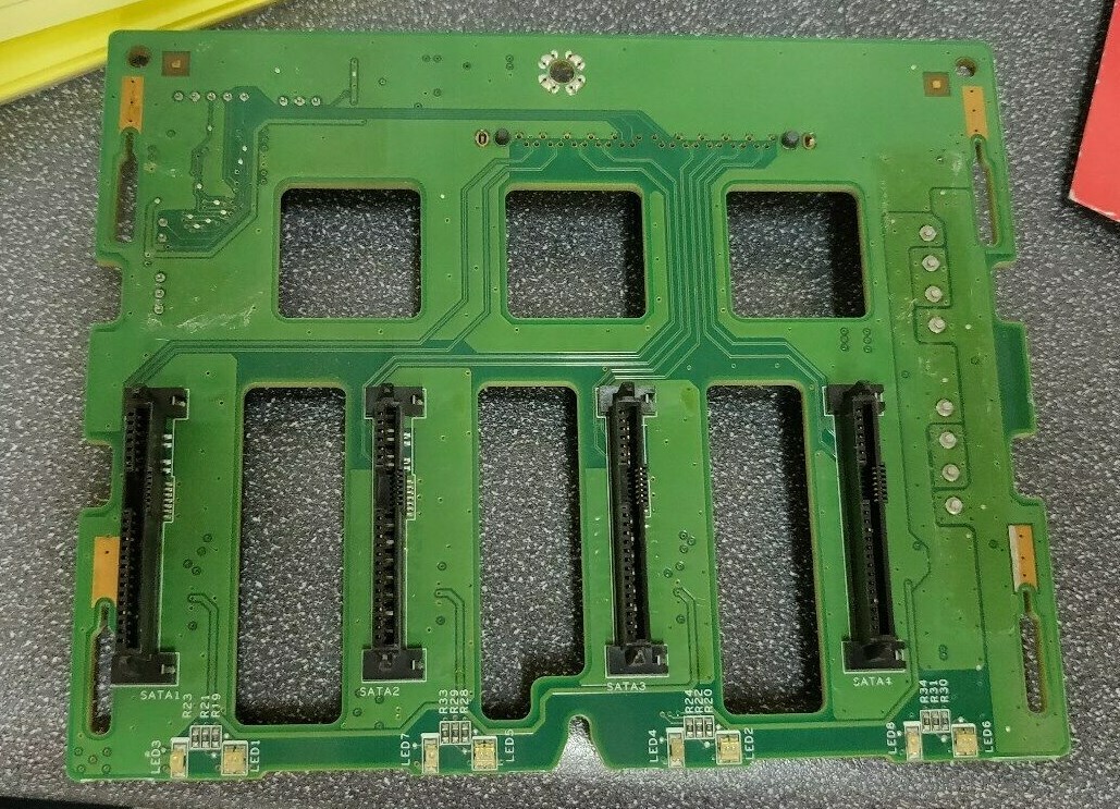 HP 451781-001 ML310 G5 4-Bay SATA/SAS Hard Drive Backplane Board