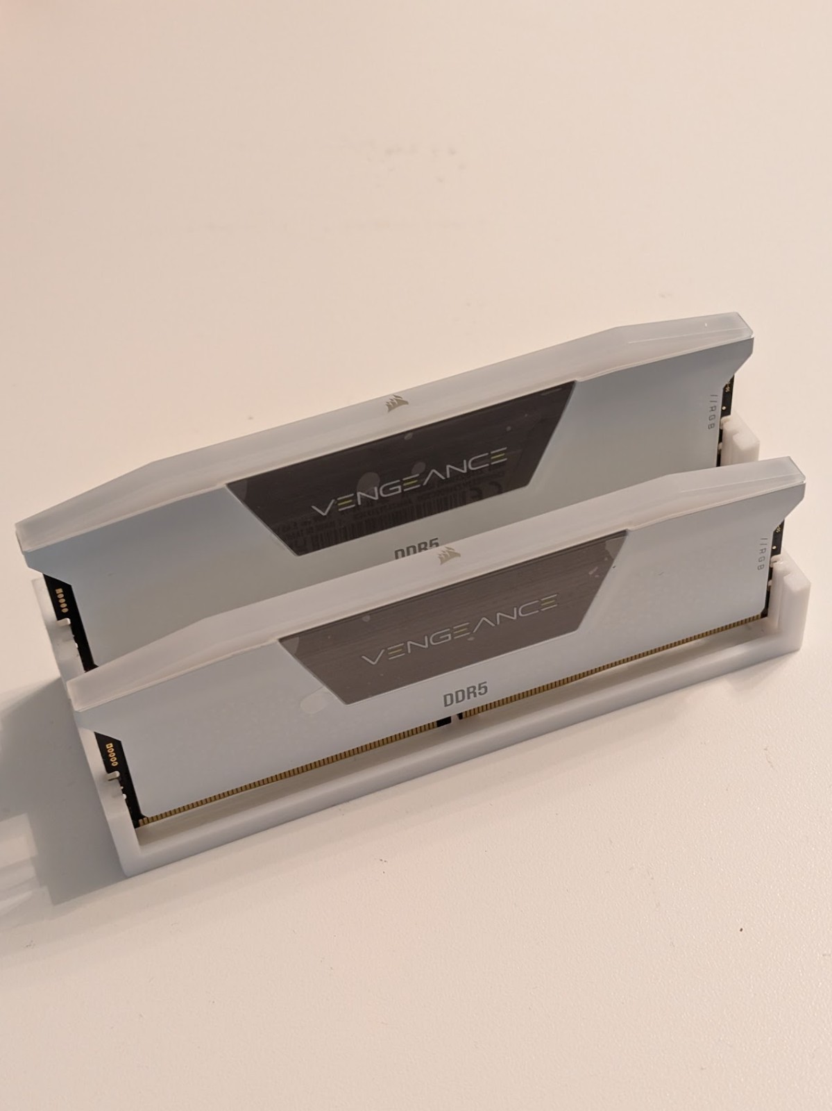 Corsair Vengeance RGB 32GB 2x16GB DDR5 6000 CL30 Intel XMP 3.0 White