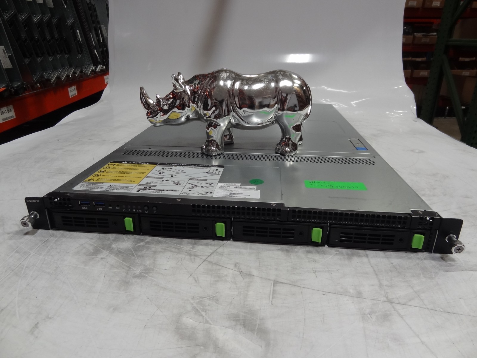 R164-S30 GIGABYTE 1U SERVER (4X3.5IN G5 NVME, 1X XEON 6700/6500)
