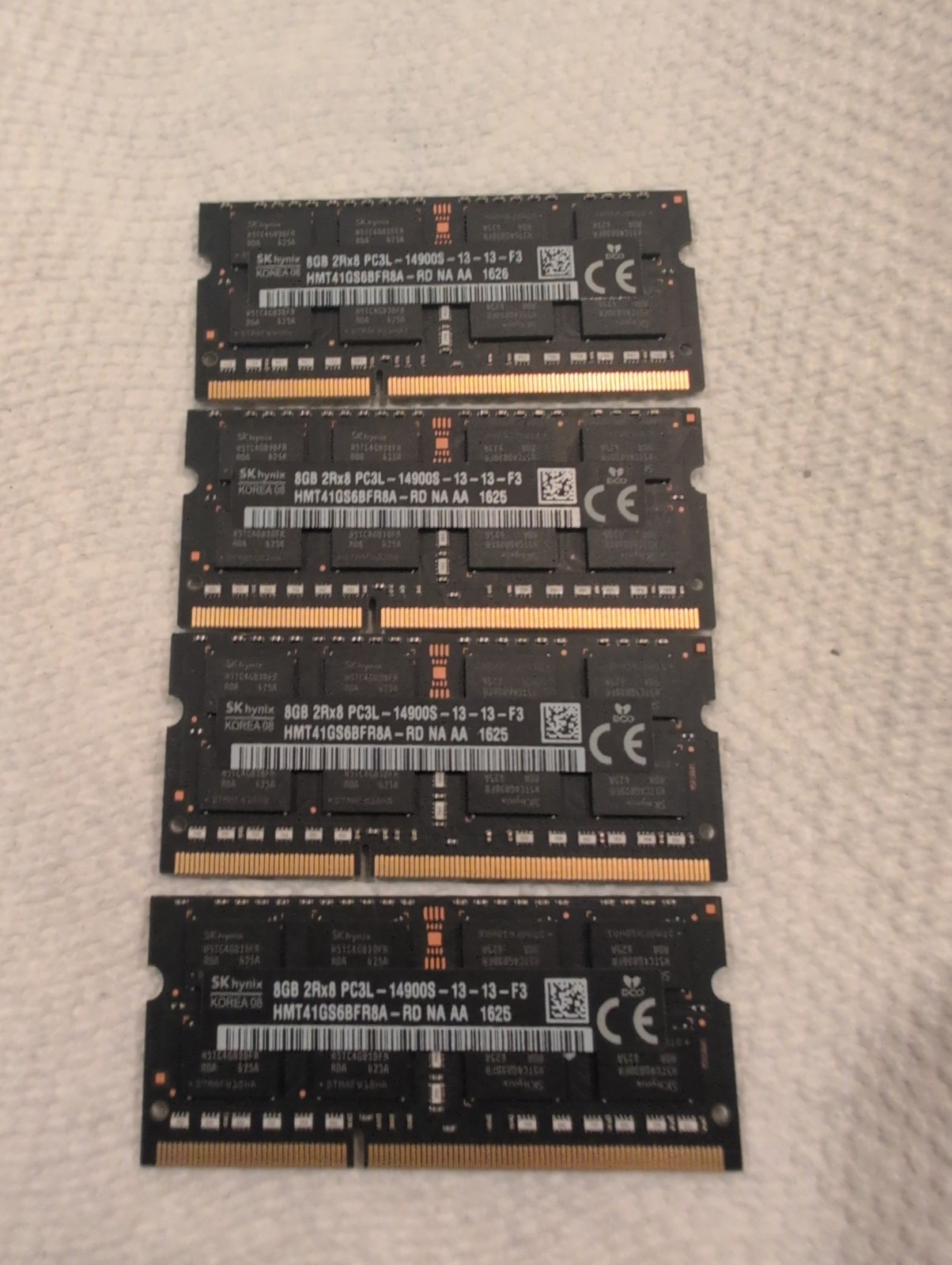 SK hynix 32GB (4x8GB) DDR3L SO-DIMM PC3L-14900S 204-Pin 2Rx8 HMT41GS6BFR8A