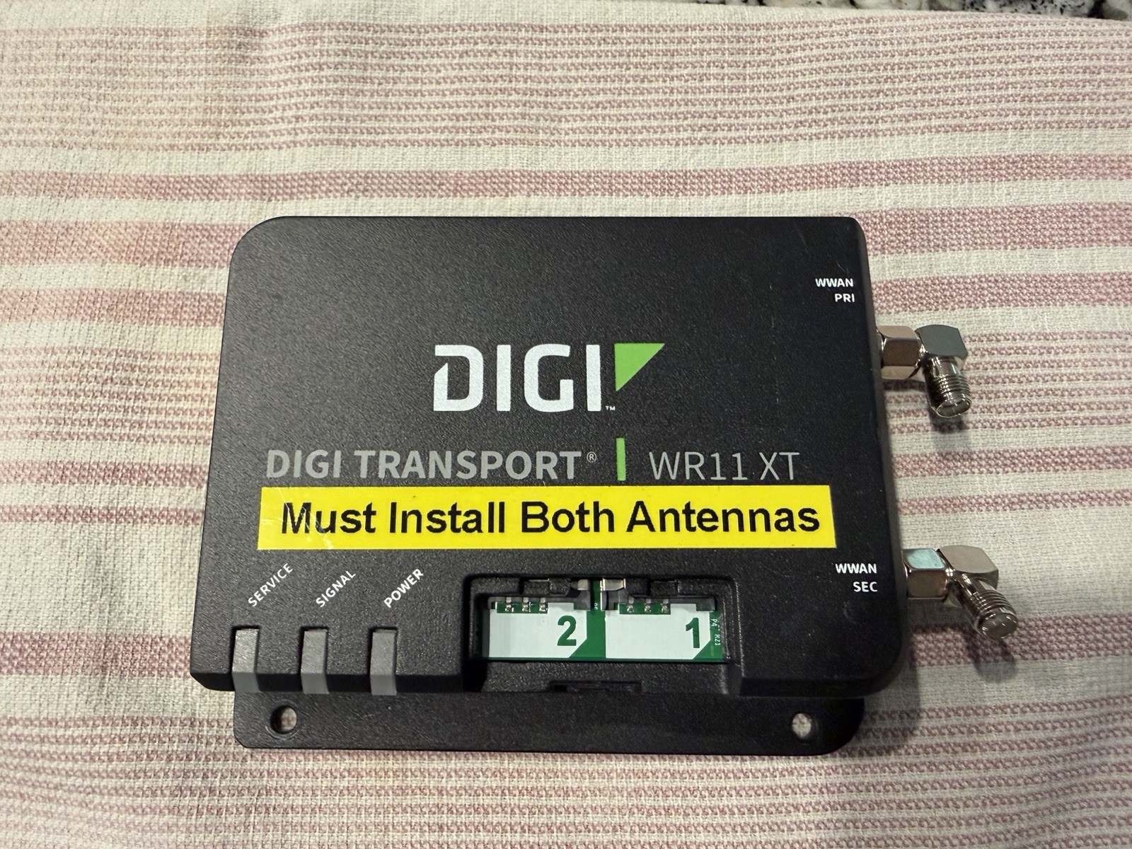 DIGI Transport /W11 XT 4 G LTE Industrial Cellular Router WR11-M600-DEI-XB