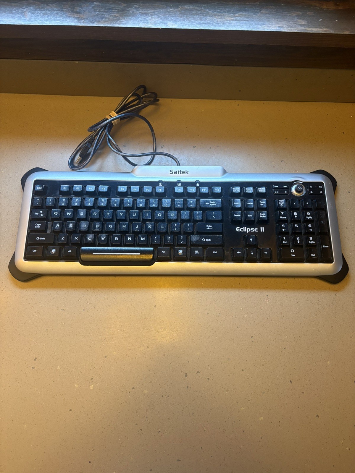 Saitek Eclipse II Model KU-0603 Black/Silver USB Gaming Keyboard TESTED