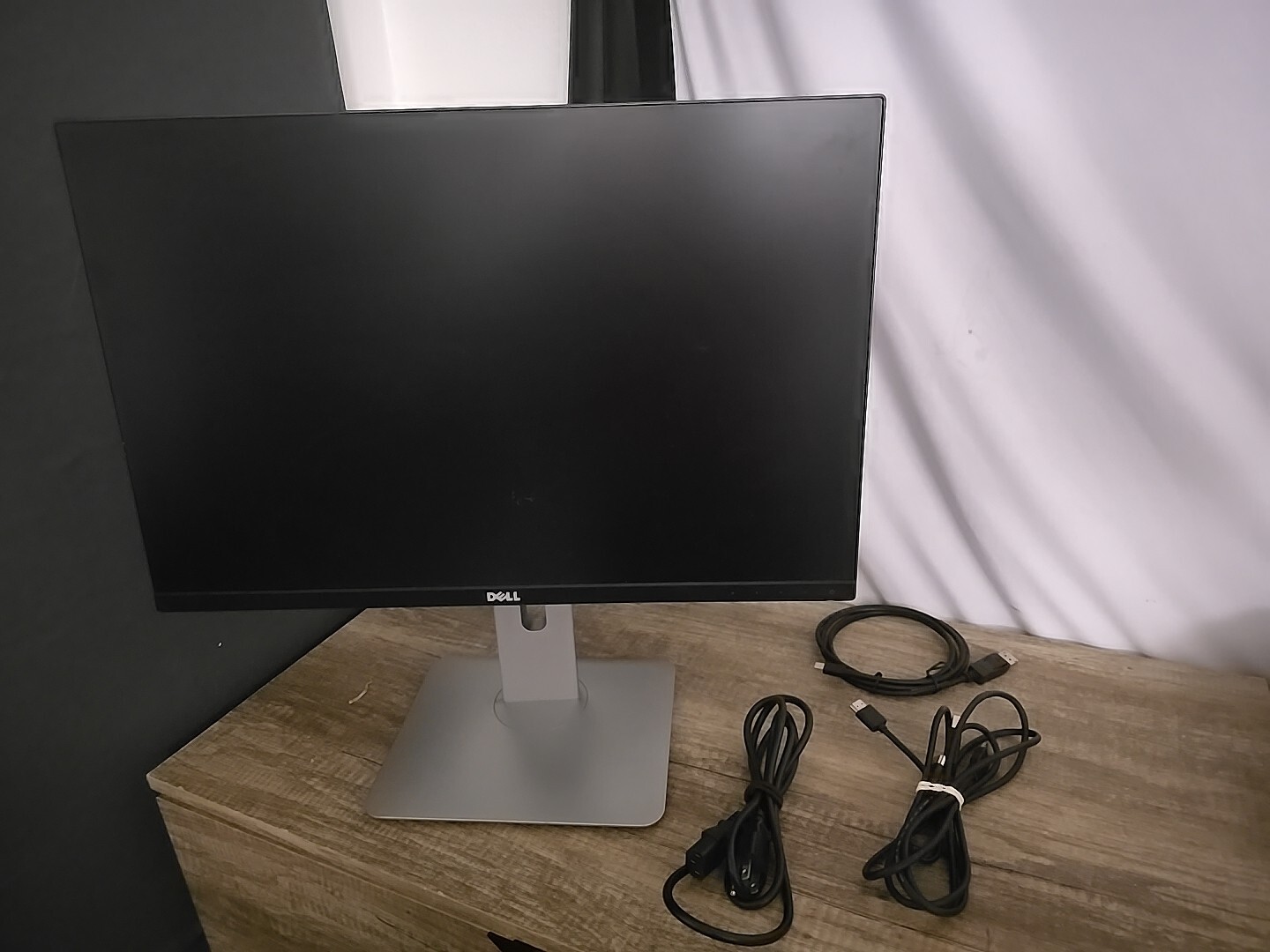 Dell Computer Ultrasharp U2415b Monitor 24.0-Inch FHD 1080p Screen LED Black