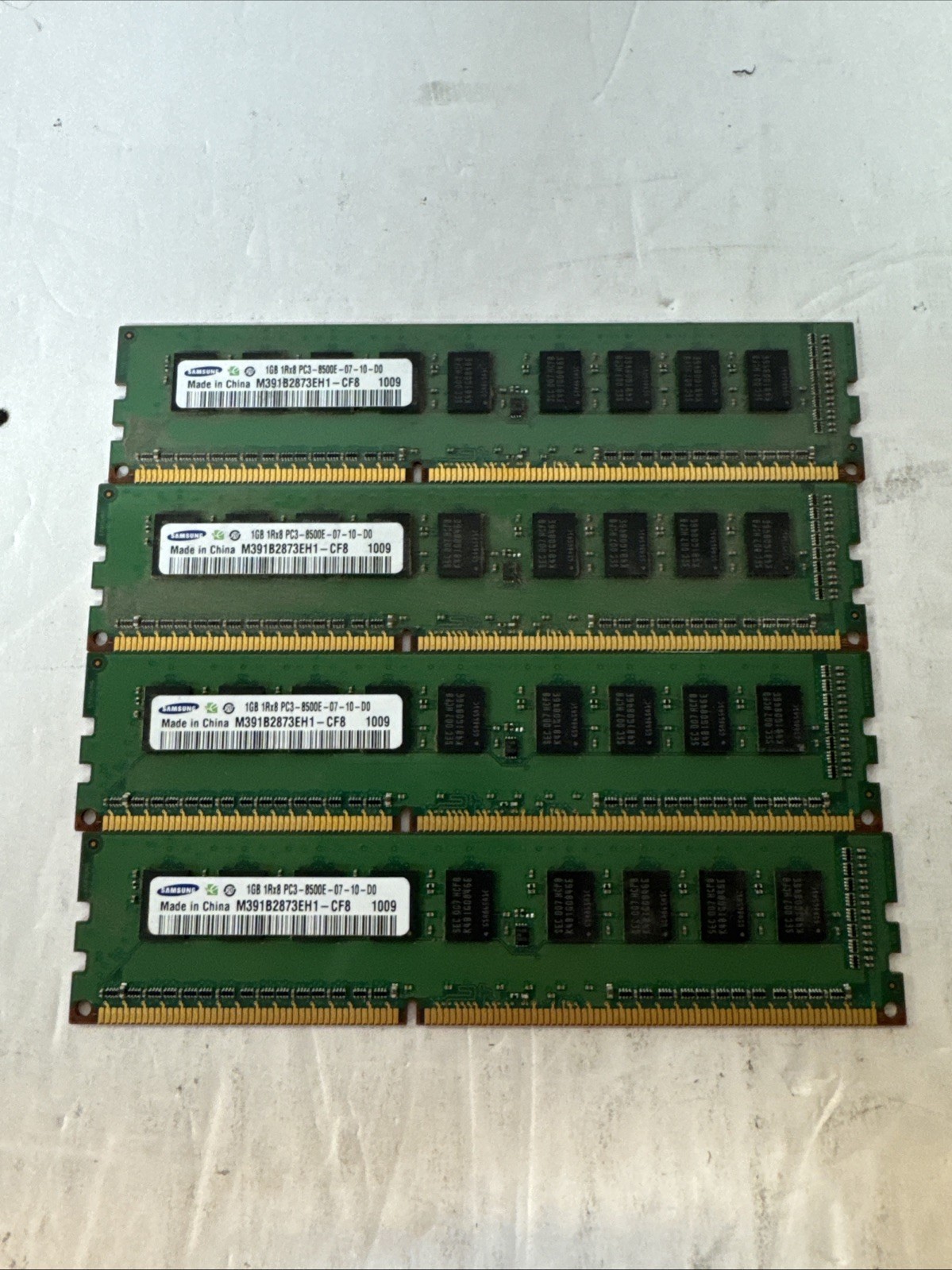 Lot of 4 Samsung 1GB DDR3 PC3-8500E ECC UDIMM RAM M391B2873EH1-CF8