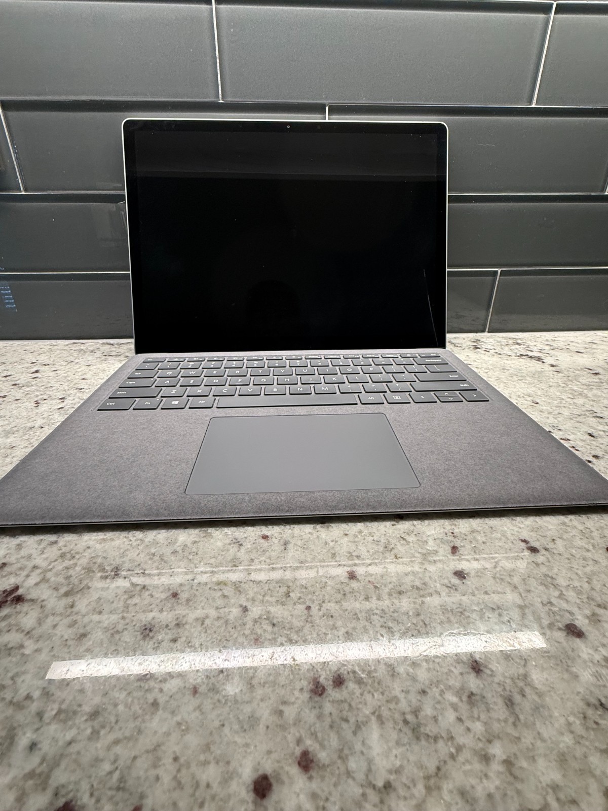 Microsoft Surface Laptop 4  / 13.5"  / i5-1145G7 / 8GB / 256GB SSD