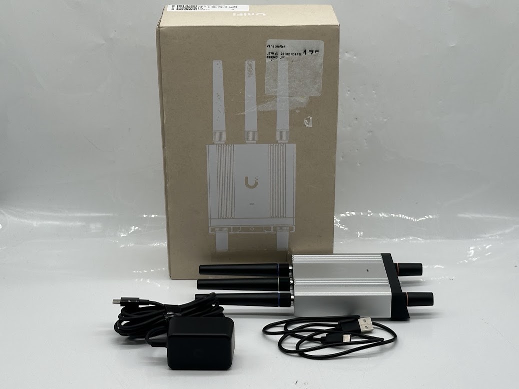 Ubiquiti UniFI Mobile Router Industrial Compact