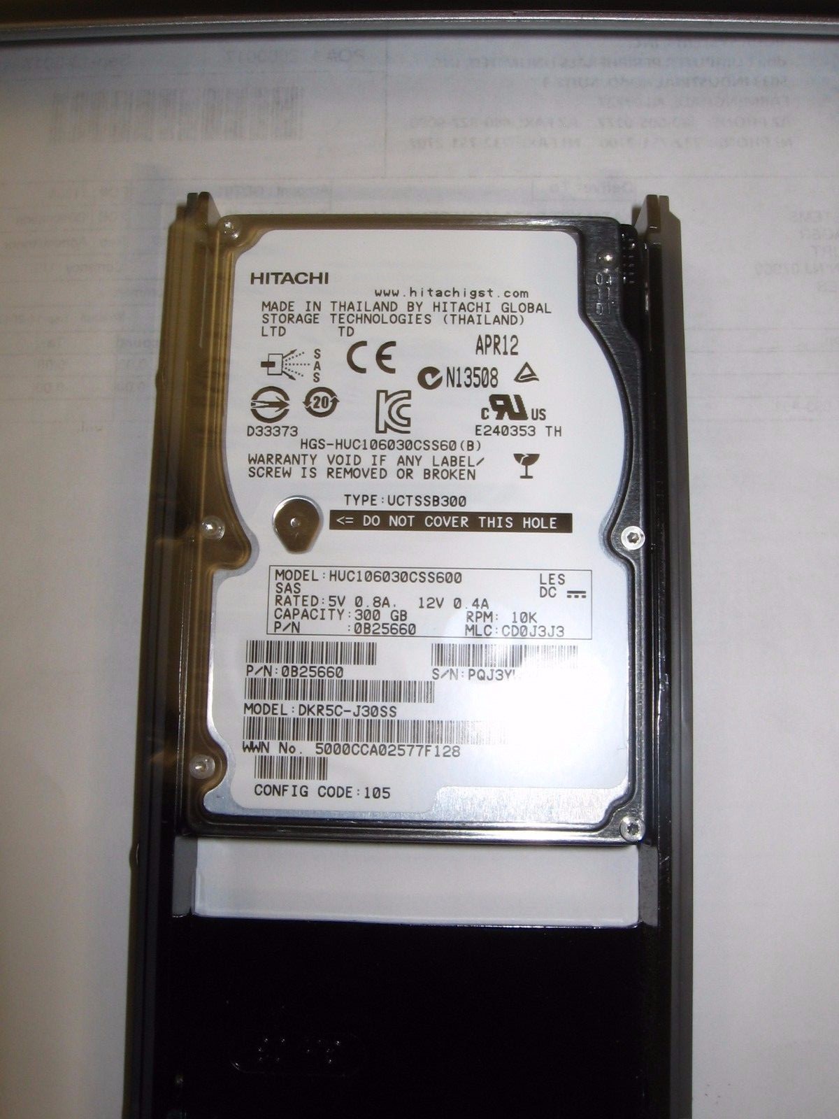 Hitachi HUC106030CSS600,5541890 300GB 10K 2.5" SAS HDD with tray for Hitachi VSP