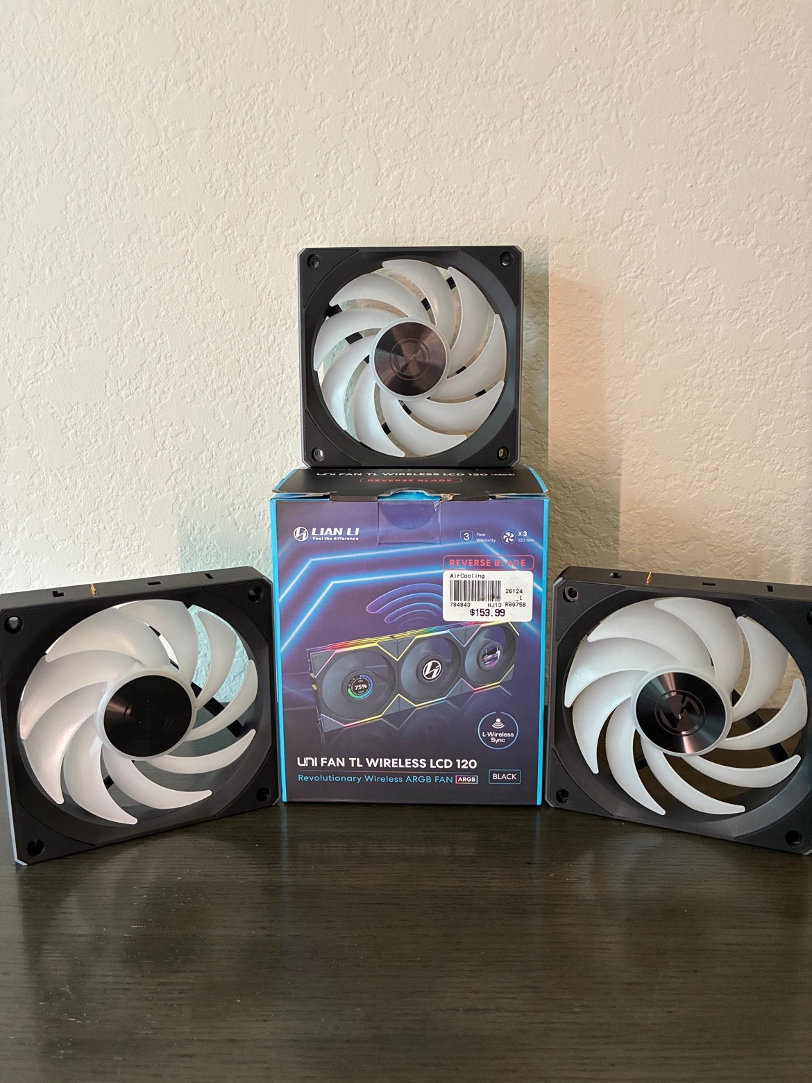 LIAN LI UNI FAN TL Wireless LCD 120 Reverse Blade Black 3-Pack — Open Box, Never