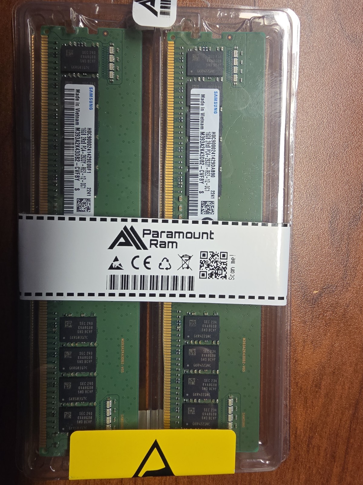 Samsung PC4-2933 16GB (2x8)