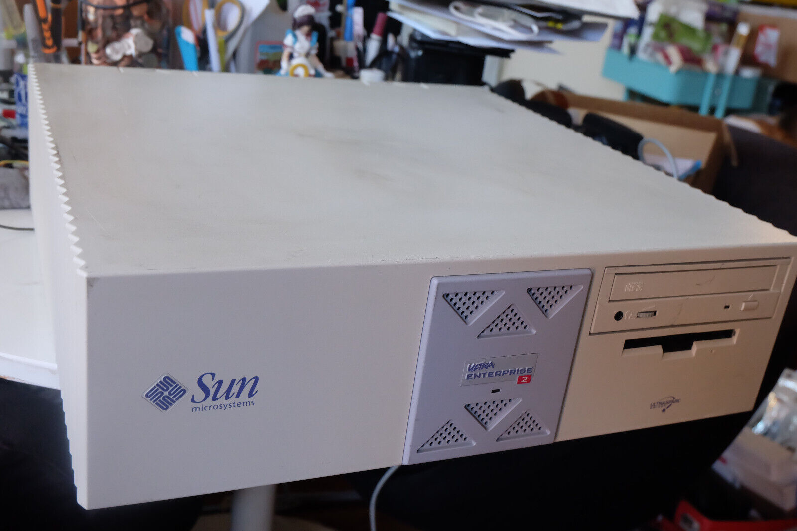 Sun Ultra Enterprise 2 workstation 200MHz/128MB/4.2GB Solaris 2.6